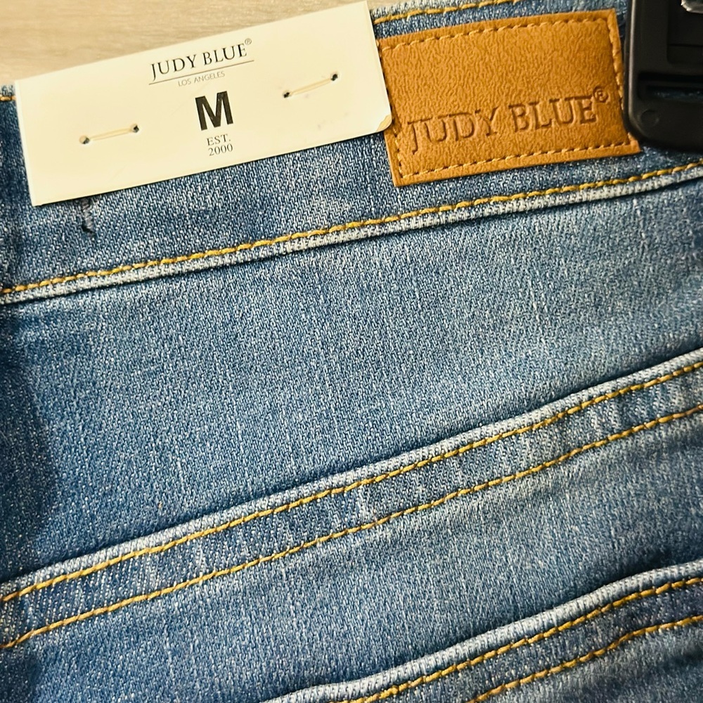 NWT Judy Blue Blue Denim Shorts with Leopard Details - Picture 5 of 7